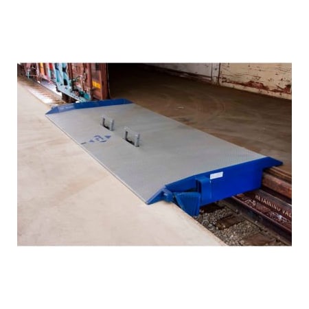 Bluff Mfg Bluff Steel Rail Dock Board 40R10860L 116" x 60" 40,000 Lb. Capacity 40R10860